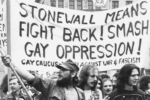 Esquerda Revolucionaria - Stonewall foi uma rebelião. 52 anos depois, a  luta continua